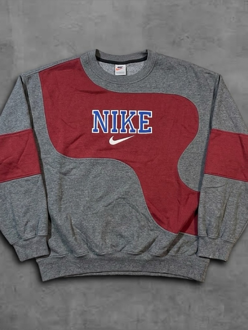 NIKE Crewneck Sweater Embroidered